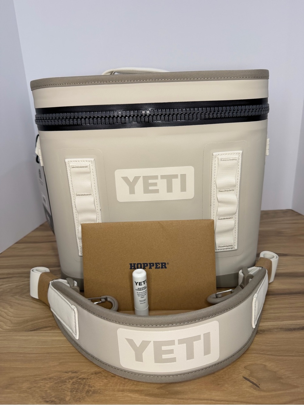 Yeti Hopper Flip 12  Cape Taupe NWT